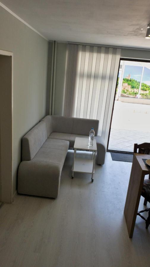 Cozy Studio Near The Park With Huge Verandah. Veliko Tŭrnovo Eksteriør bilde